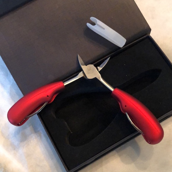 Kaasage Toe Nail Clipper with sheath & comfort grip New in Gift Box - Picture 2 of 9